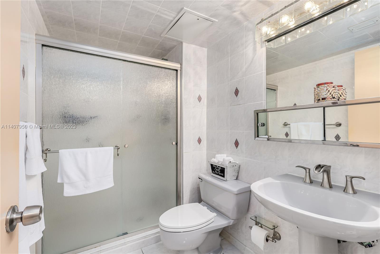 18061 Biscayne Blvd Unit: 702