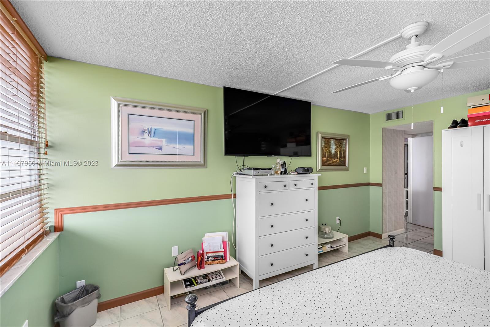 18061 Biscayne Blvd Unit: 702