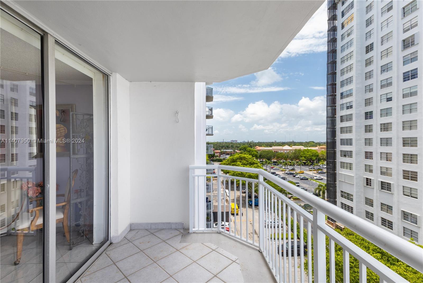 18061 Biscayne Blvd Unit: 702