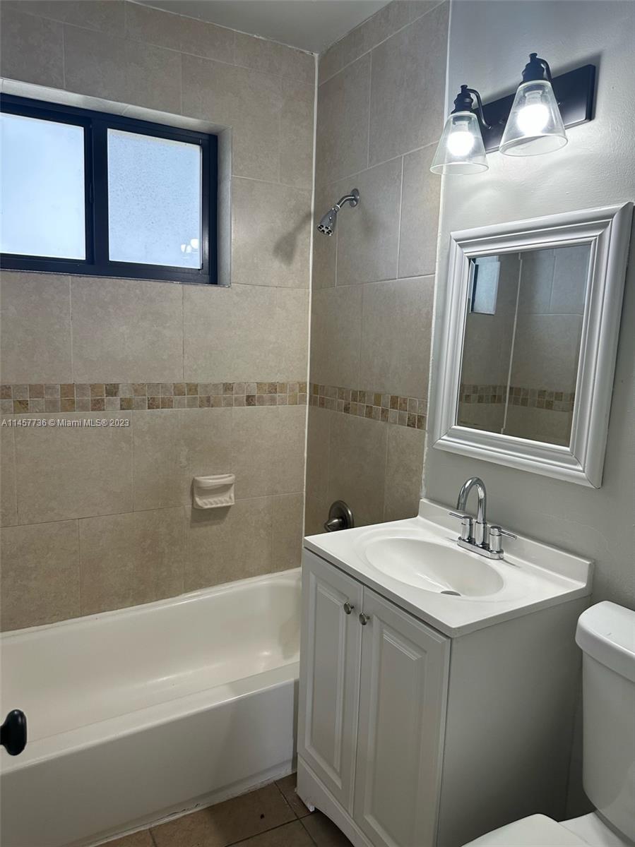 1901 NW 30th St