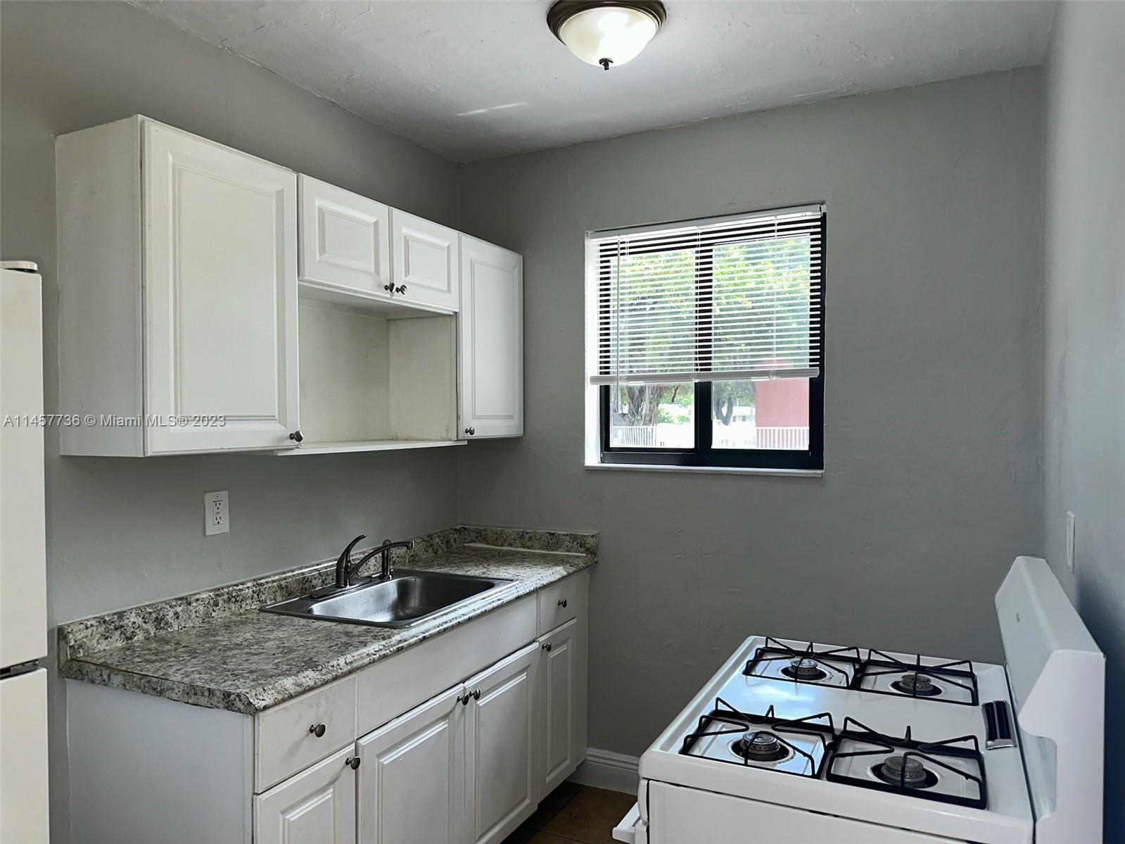 1901 NW 30th St