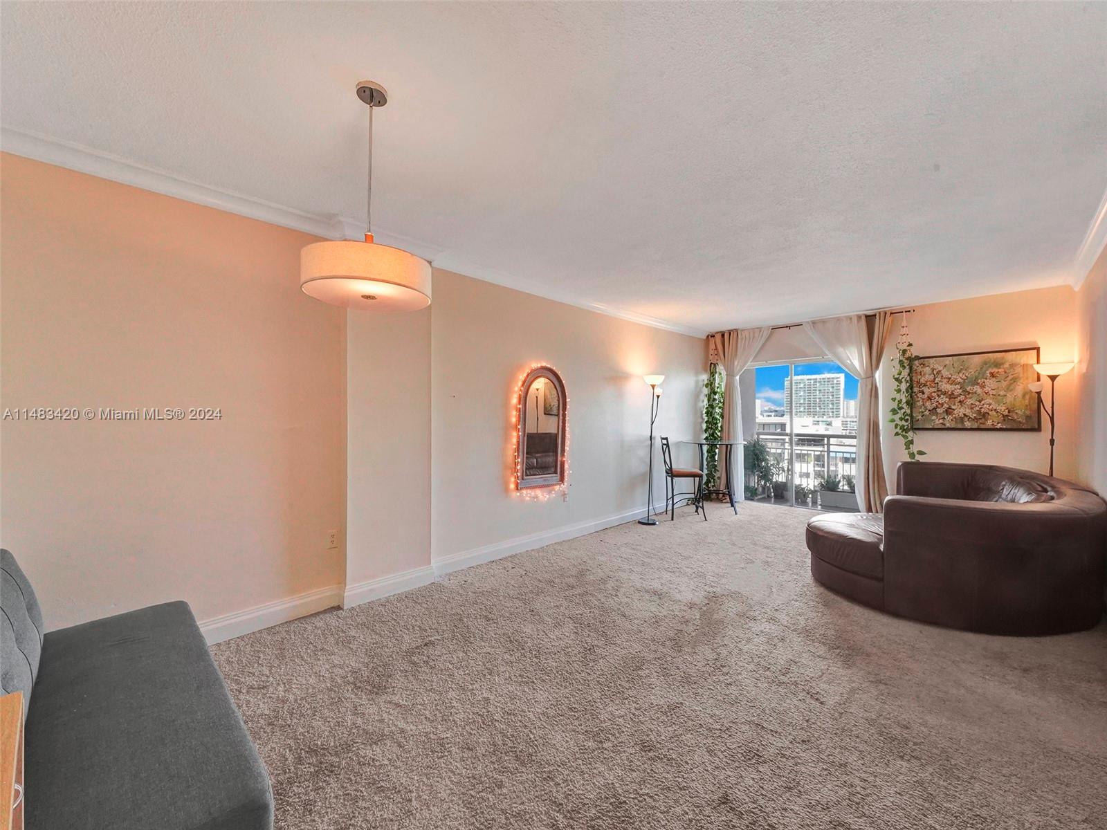 400 Kings Point Dr Unit: 724