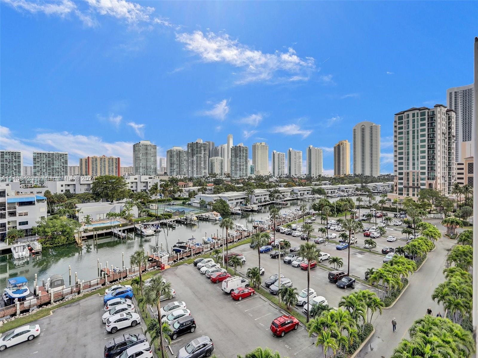 400 Kings Point Dr Unit: 724