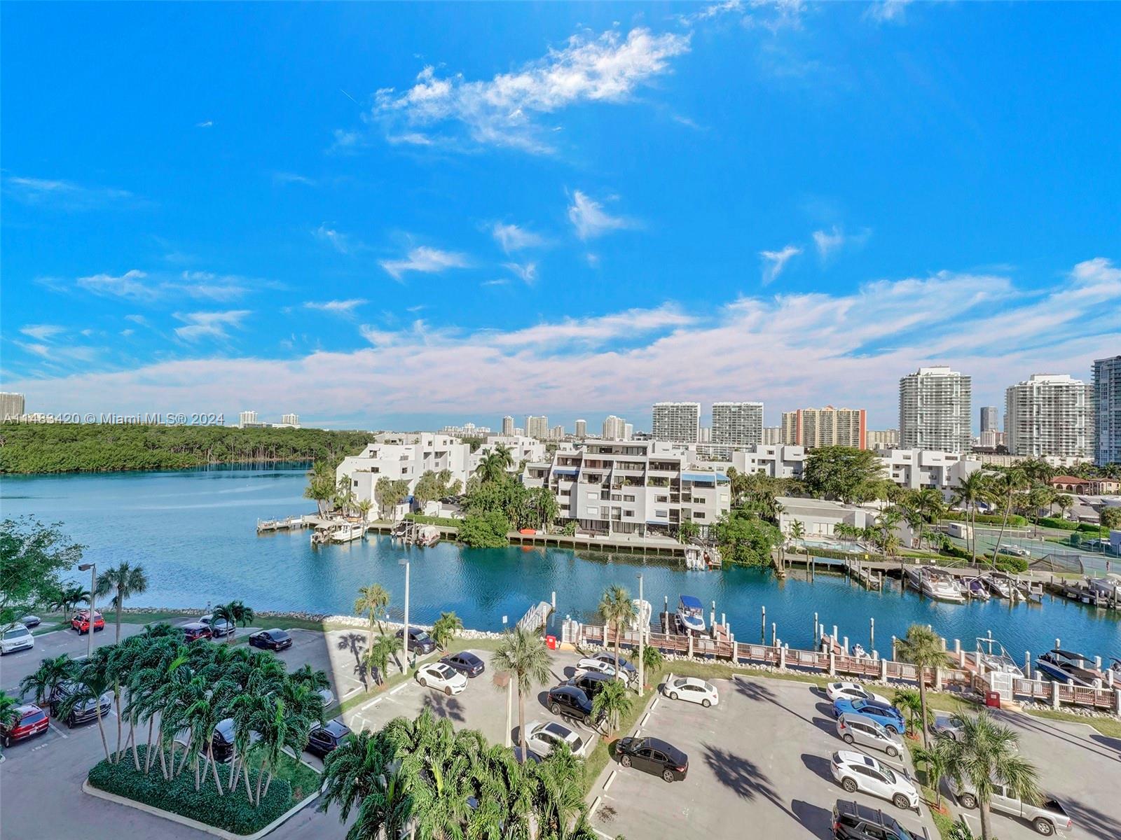 400 Kings Point Dr Unit: 724