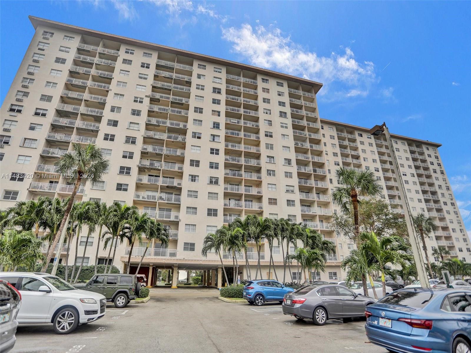 400 Kings Point Dr Unit: 724