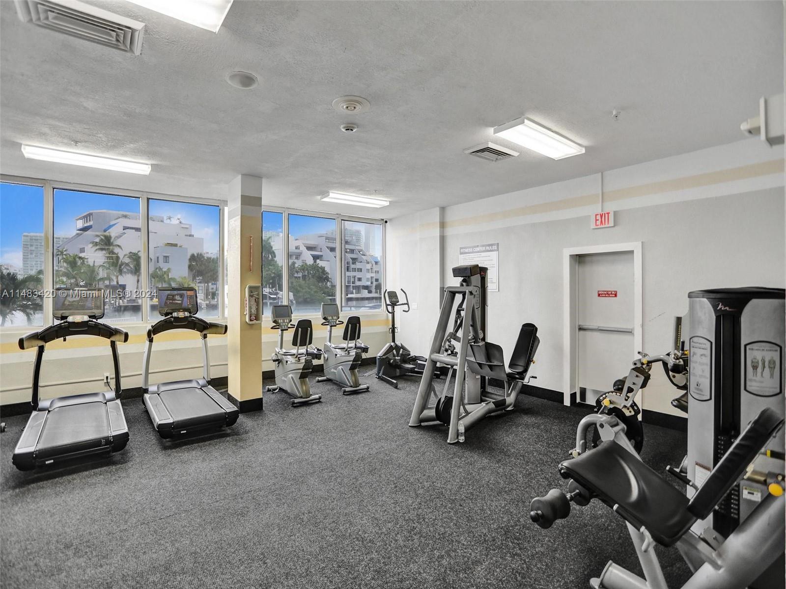 400 Kings Point Dr Unit: 724