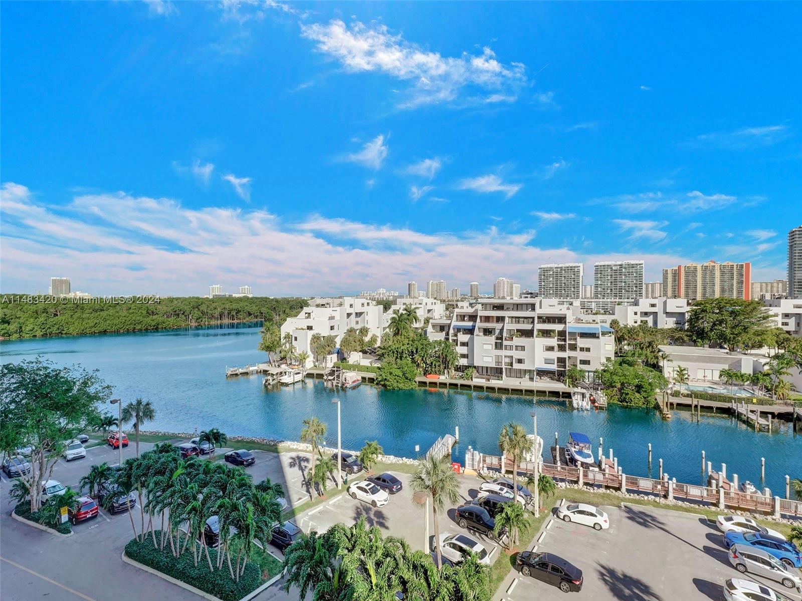 400 Kings Point Dr Unit: 724