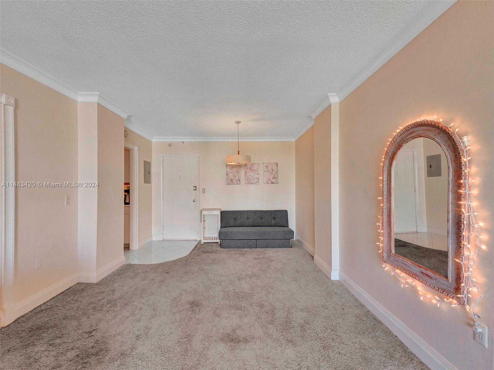 400 Kings Point Dr Unit: 724