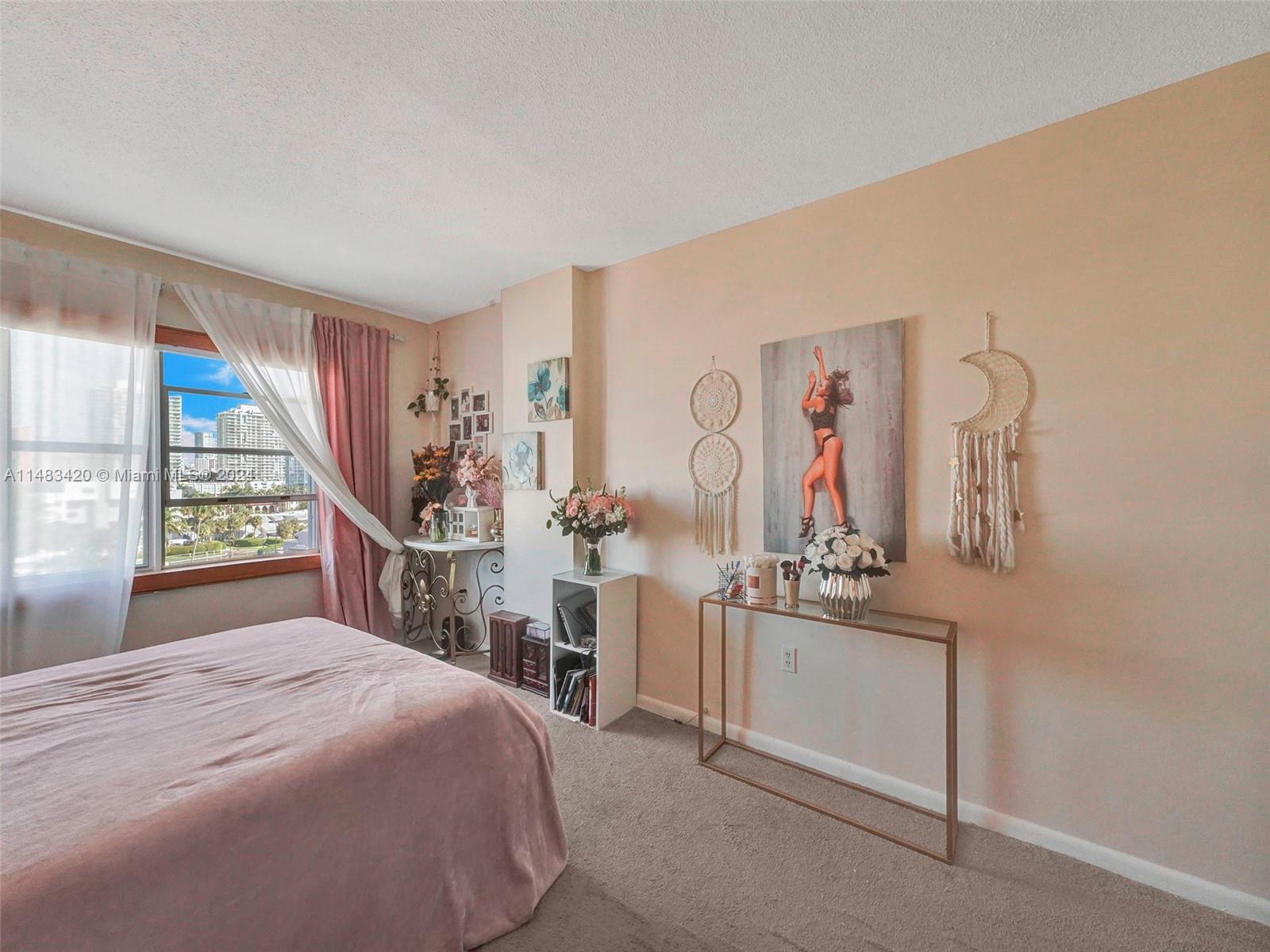400 Kings Point Dr Unit: 724