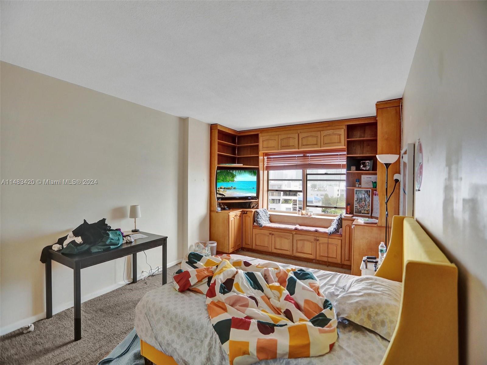 400 Kings Point Dr Unit: 724