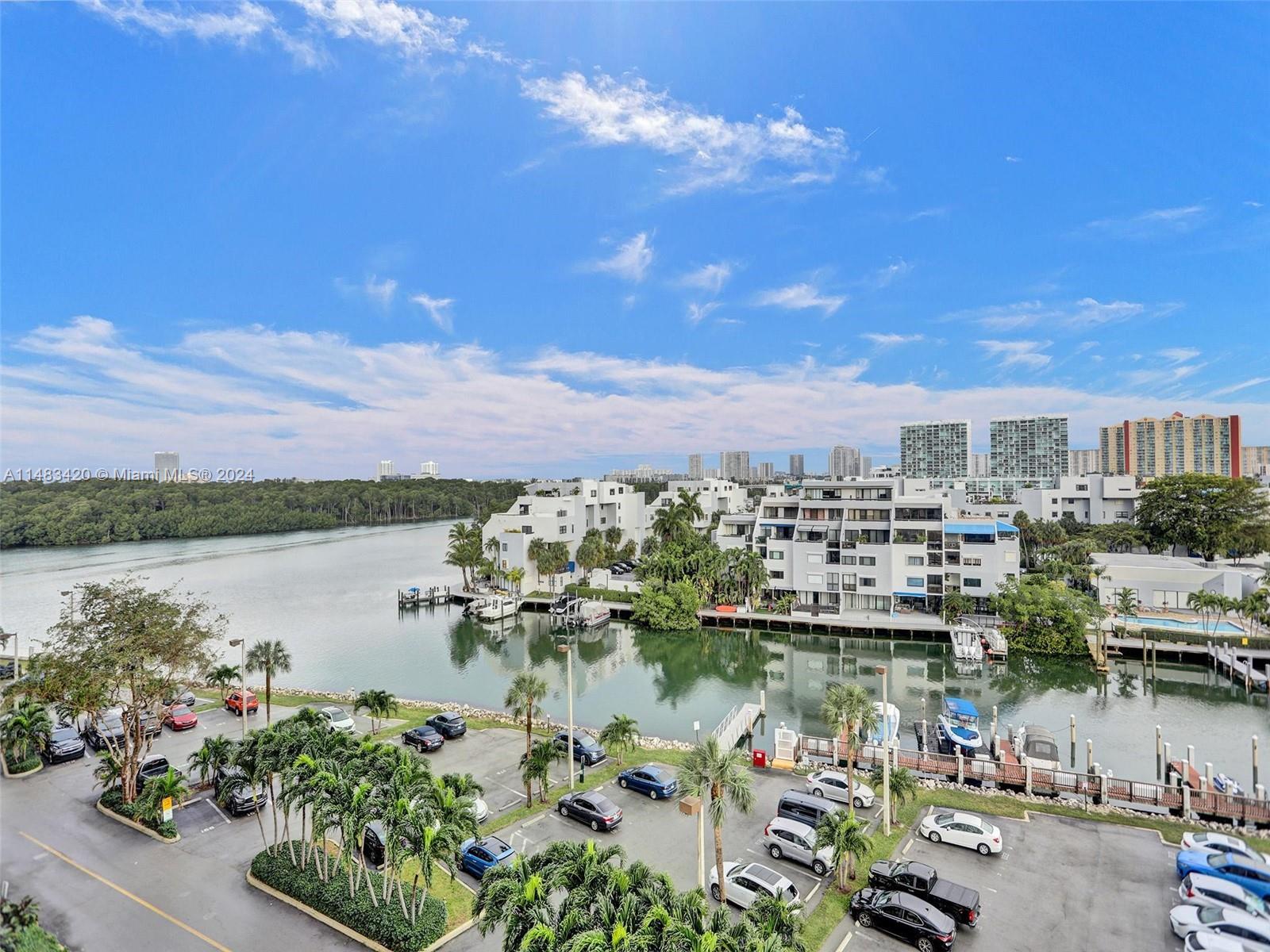 400 Kings Point Dr Unit: 724