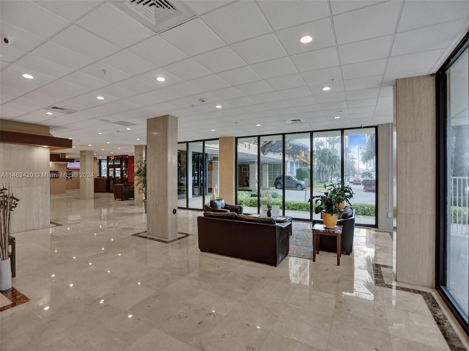 400 Kings Point Dr Unit: 724