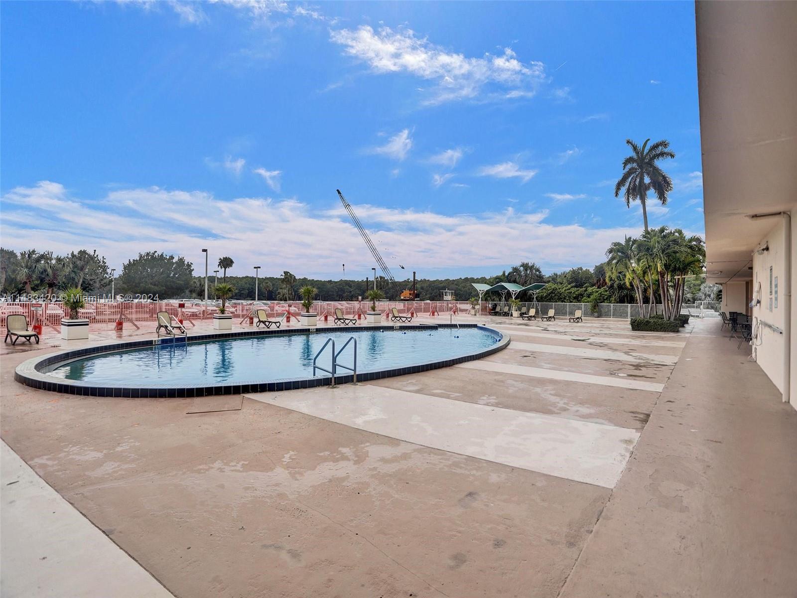 400 Kings Point Dr Unit: 724