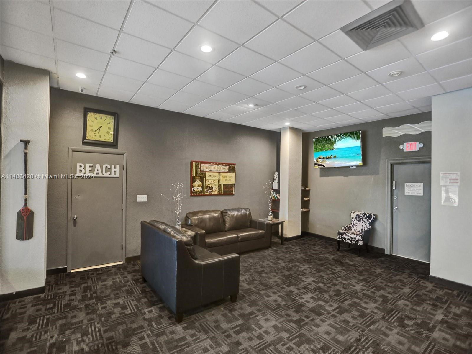 400 Kings Point Dr Unit: 724