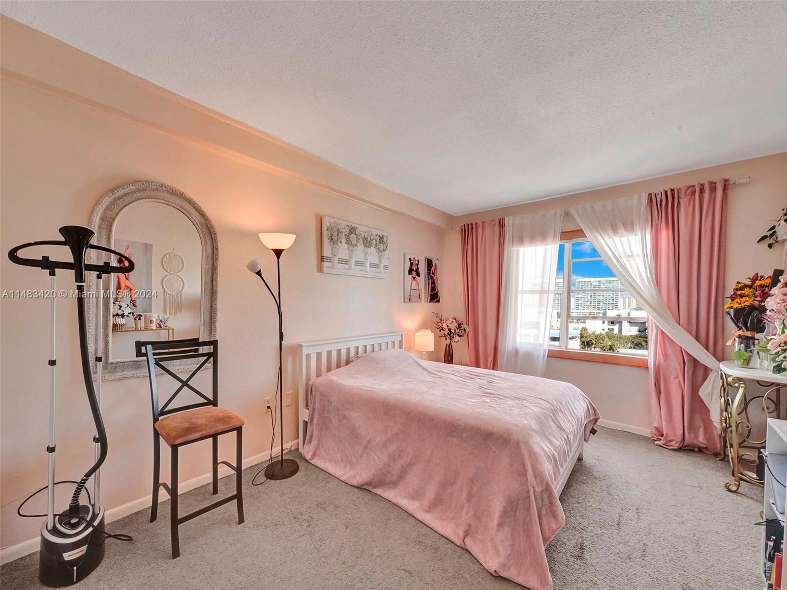 400 Kings Point Dr Unit: 724