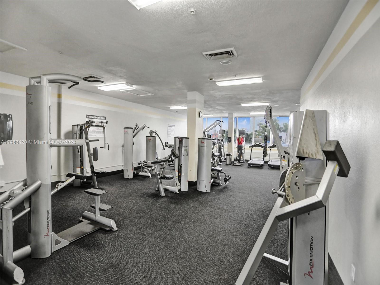 400 Kings Point Dr Unit: 724