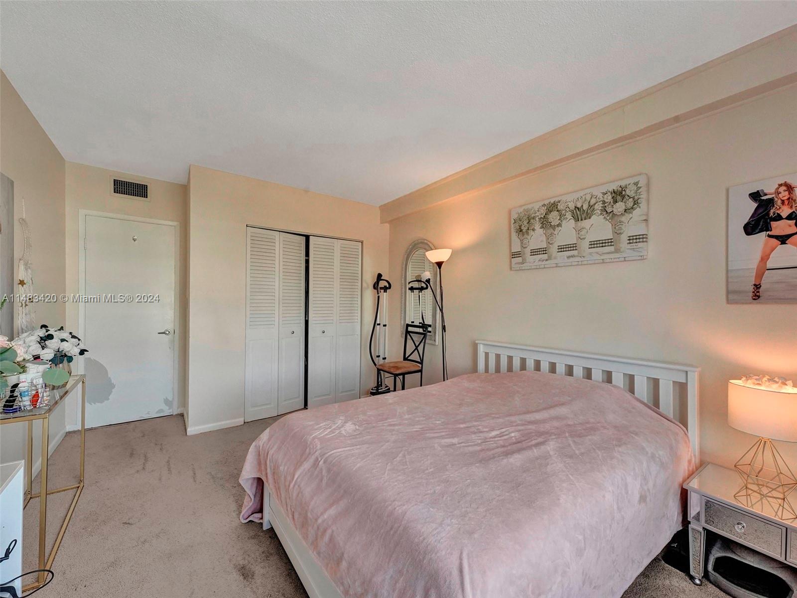 400 Kings Point Dr Unit: 724