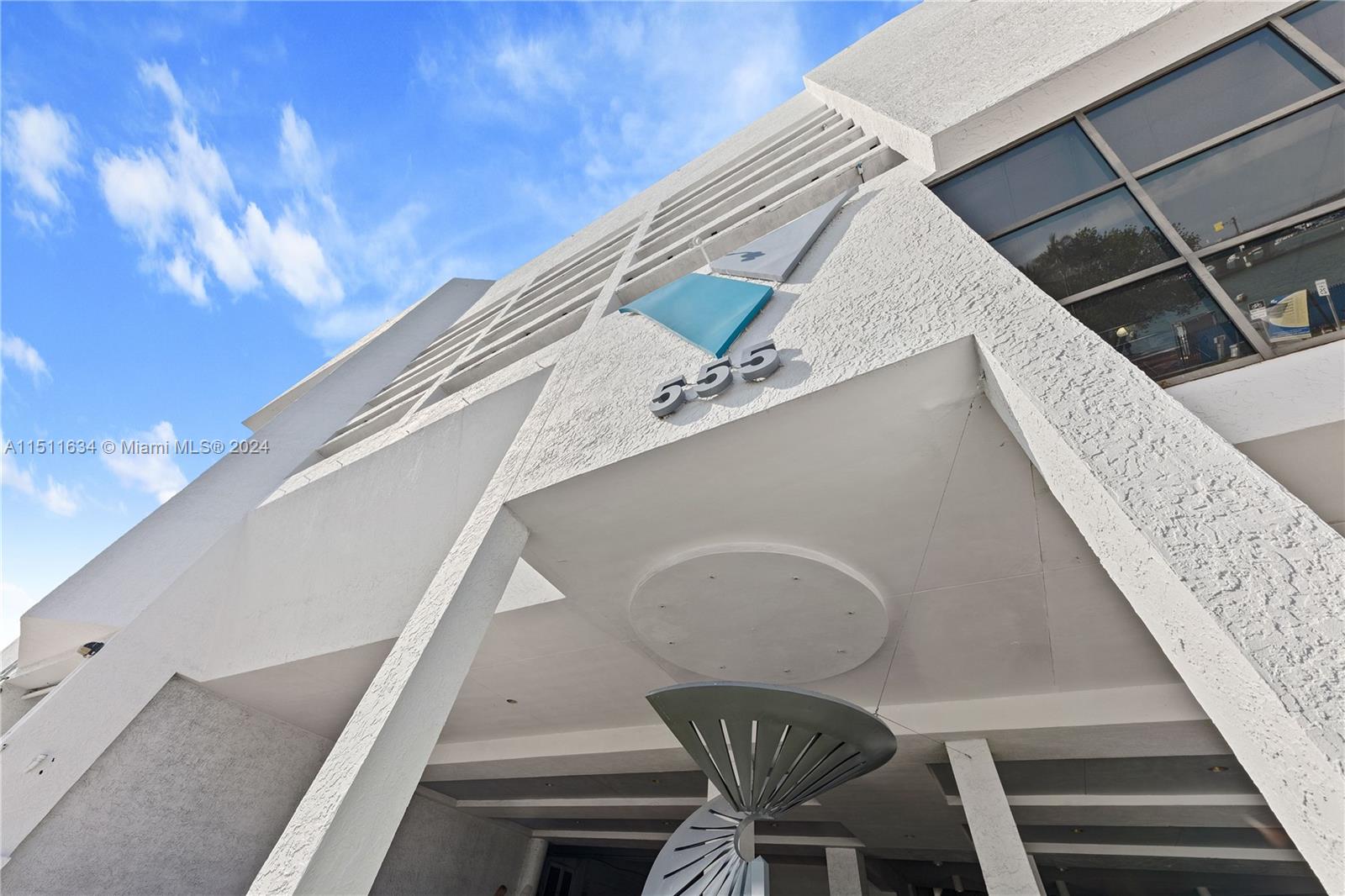 555 NE 15th St Unit: 417