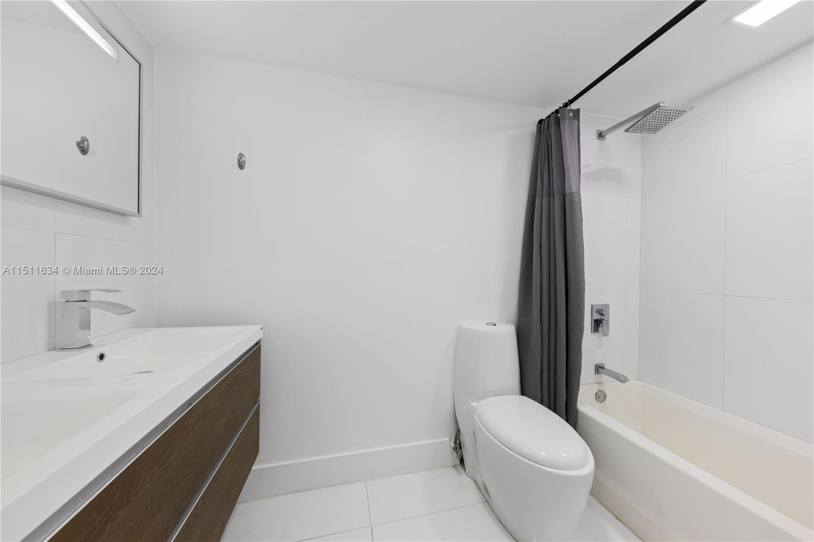 555 NE 15th St Unit: 417