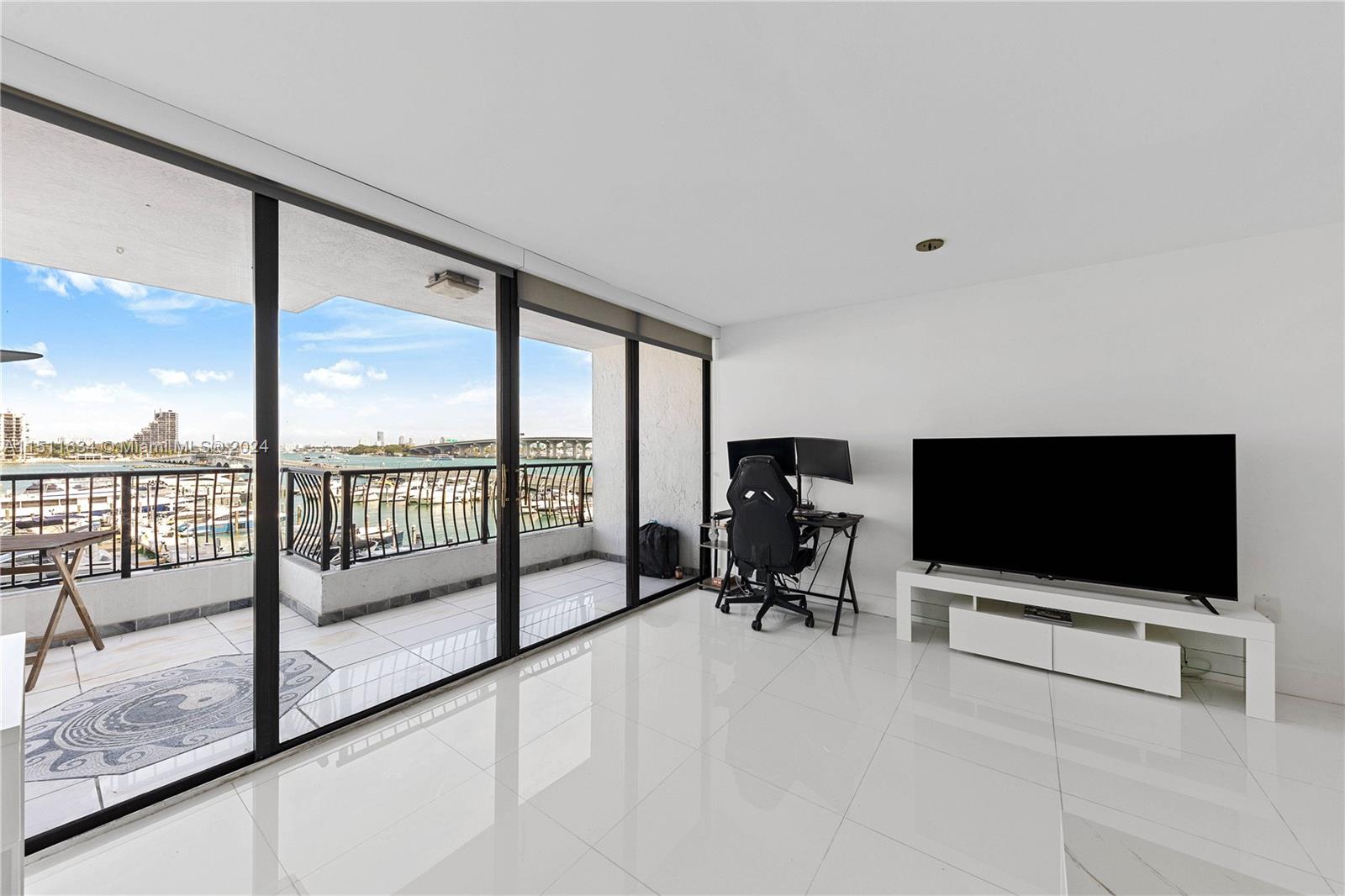 555 NE 15th St Unit: 417