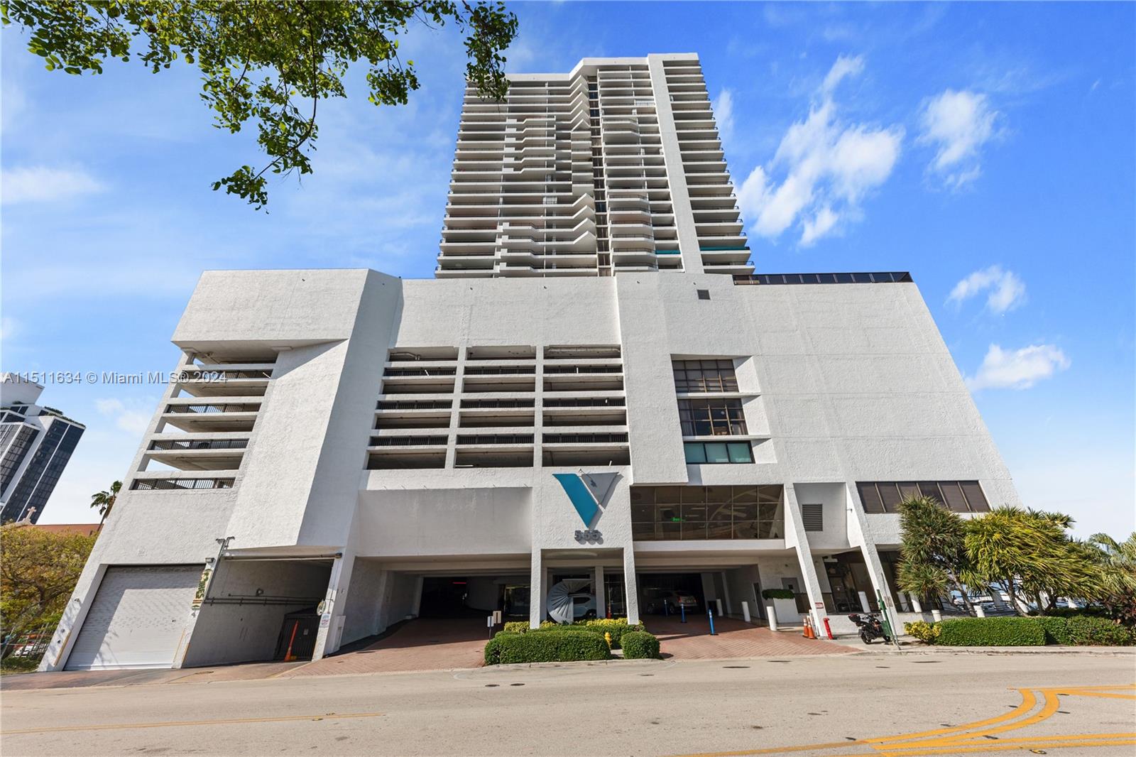555 NE 15th St Unit: 417