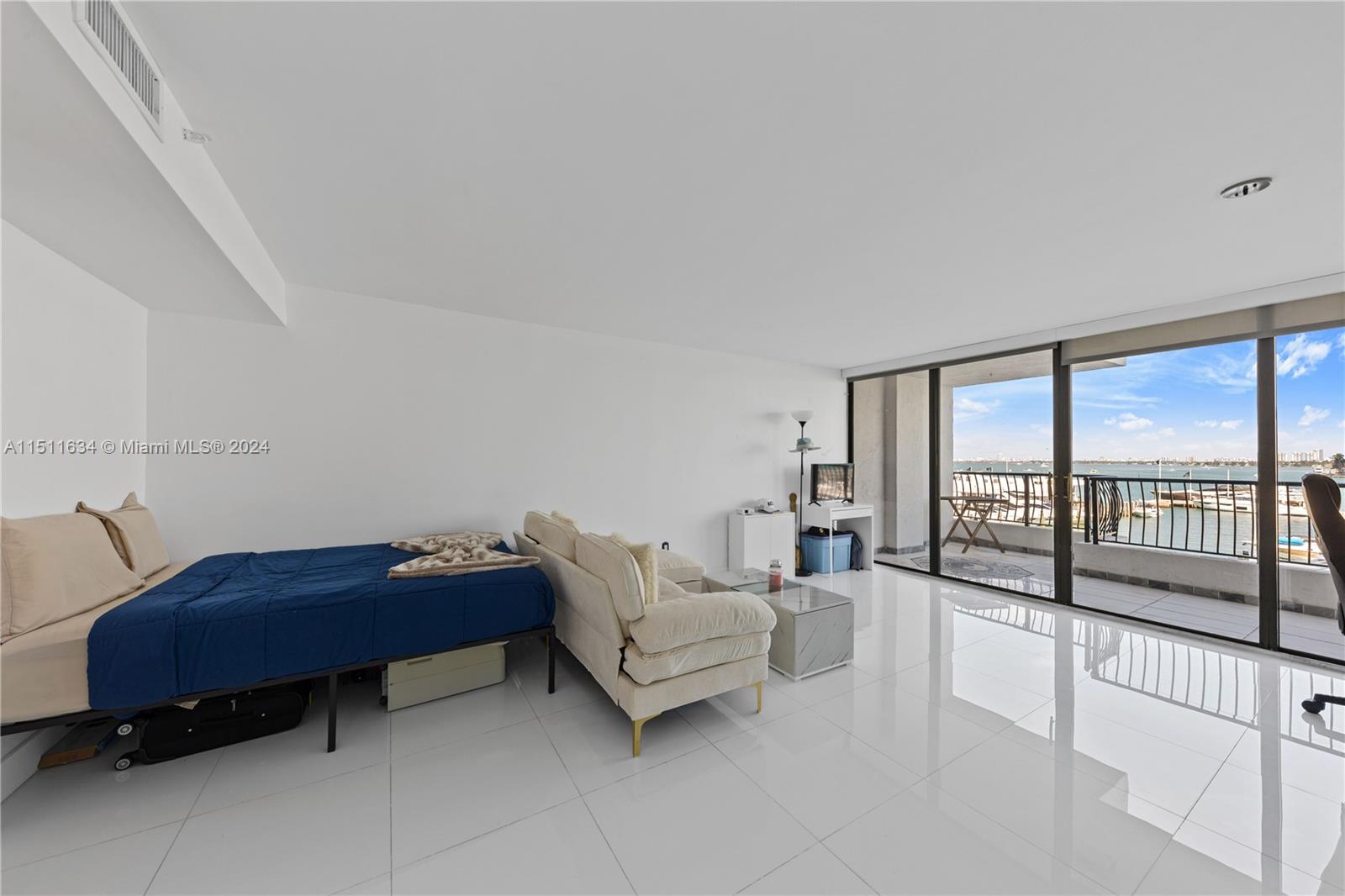 555 NE 15th St Unit: 417