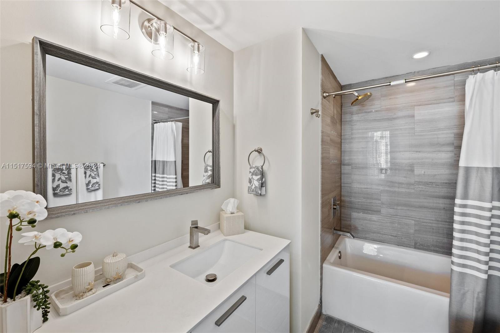 1300 N Brickell Bay Dr # 3607