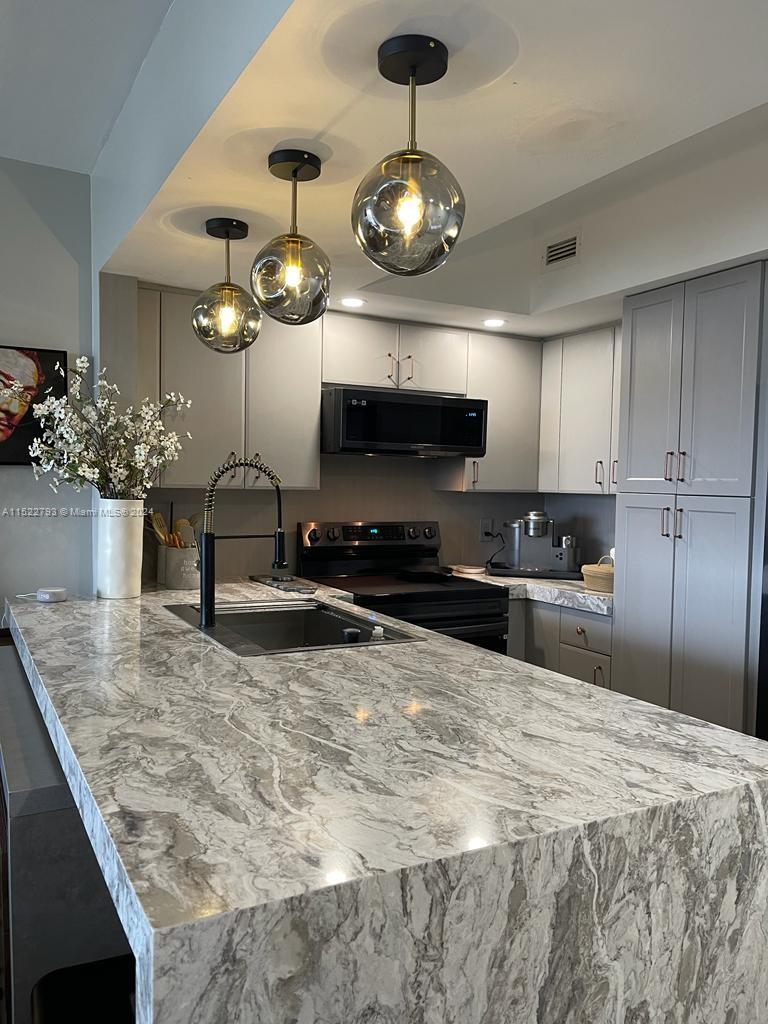 5600 Collins Ave Unit: 6L
