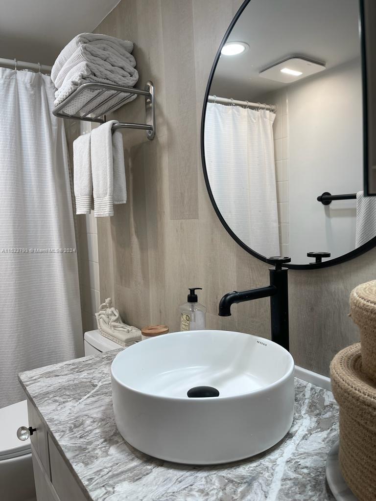 5600 Collins Ave Unit: 6L