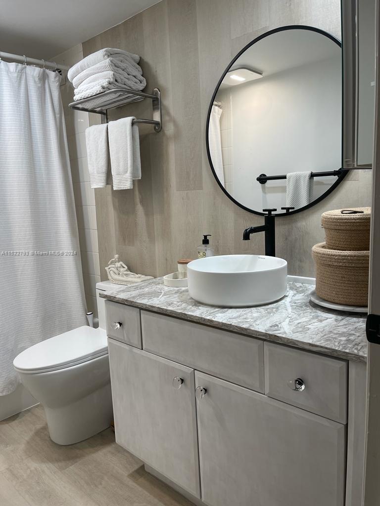 5600 Collins Ave Unit: 6L