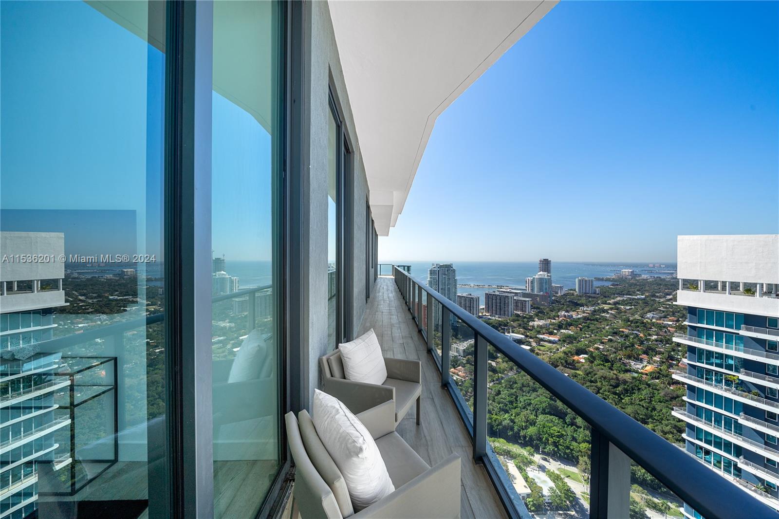 1300 S Miami Ave Unit: UPH4