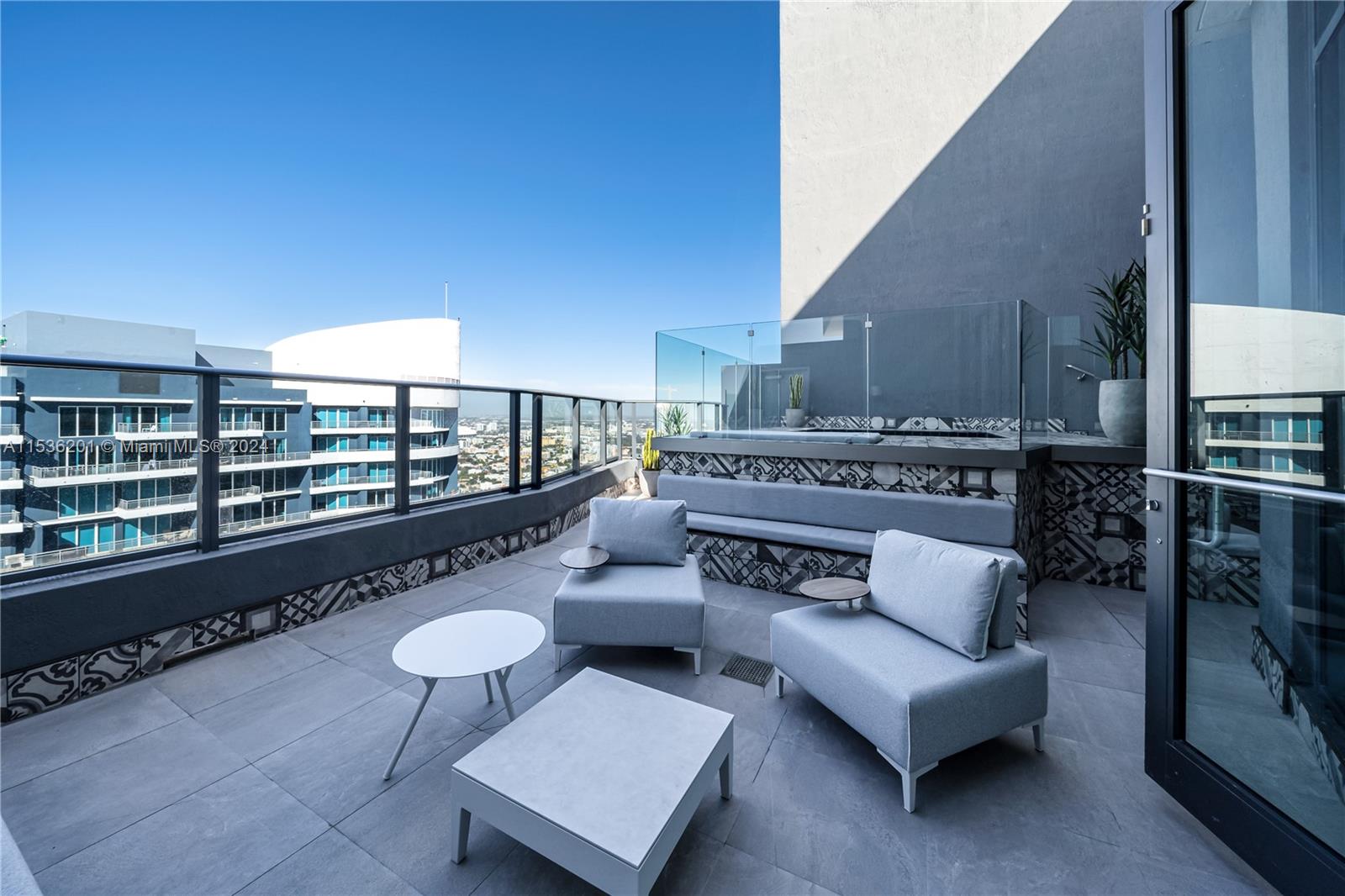 1300 S Miami Ave Unit: UPH4