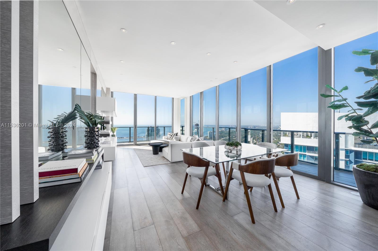 1300 S Miami Ave Unit: UPH4
