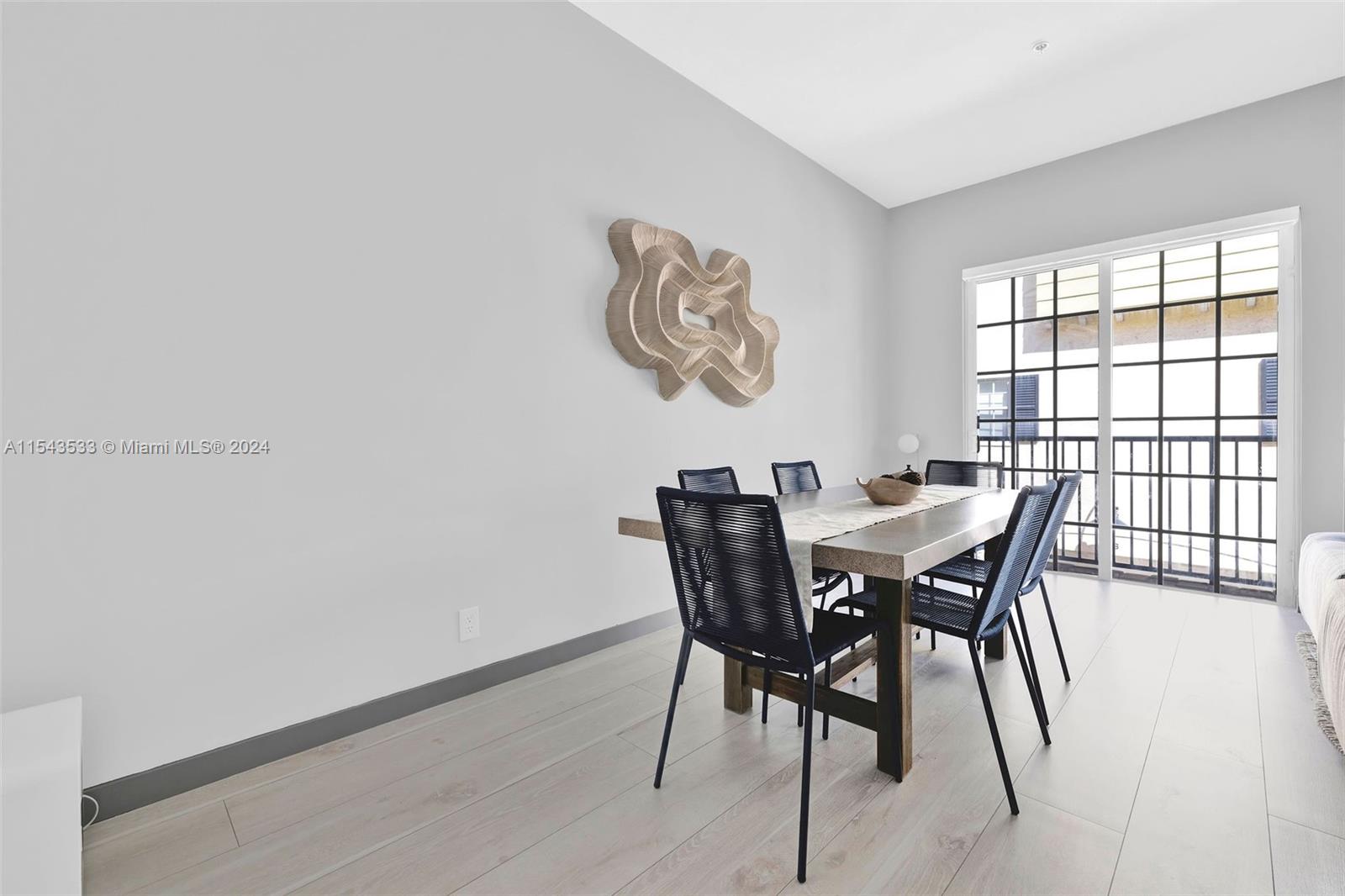 150 NE 6th Ave # B