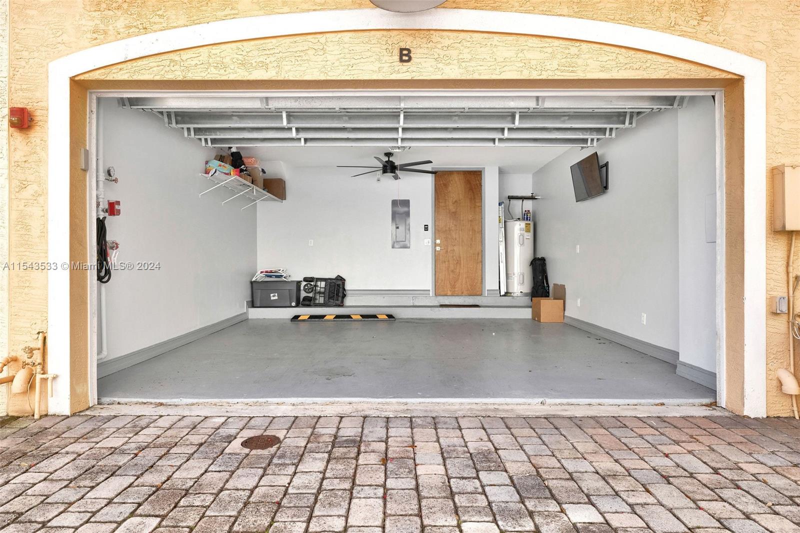 150 NE 6th Ave # B