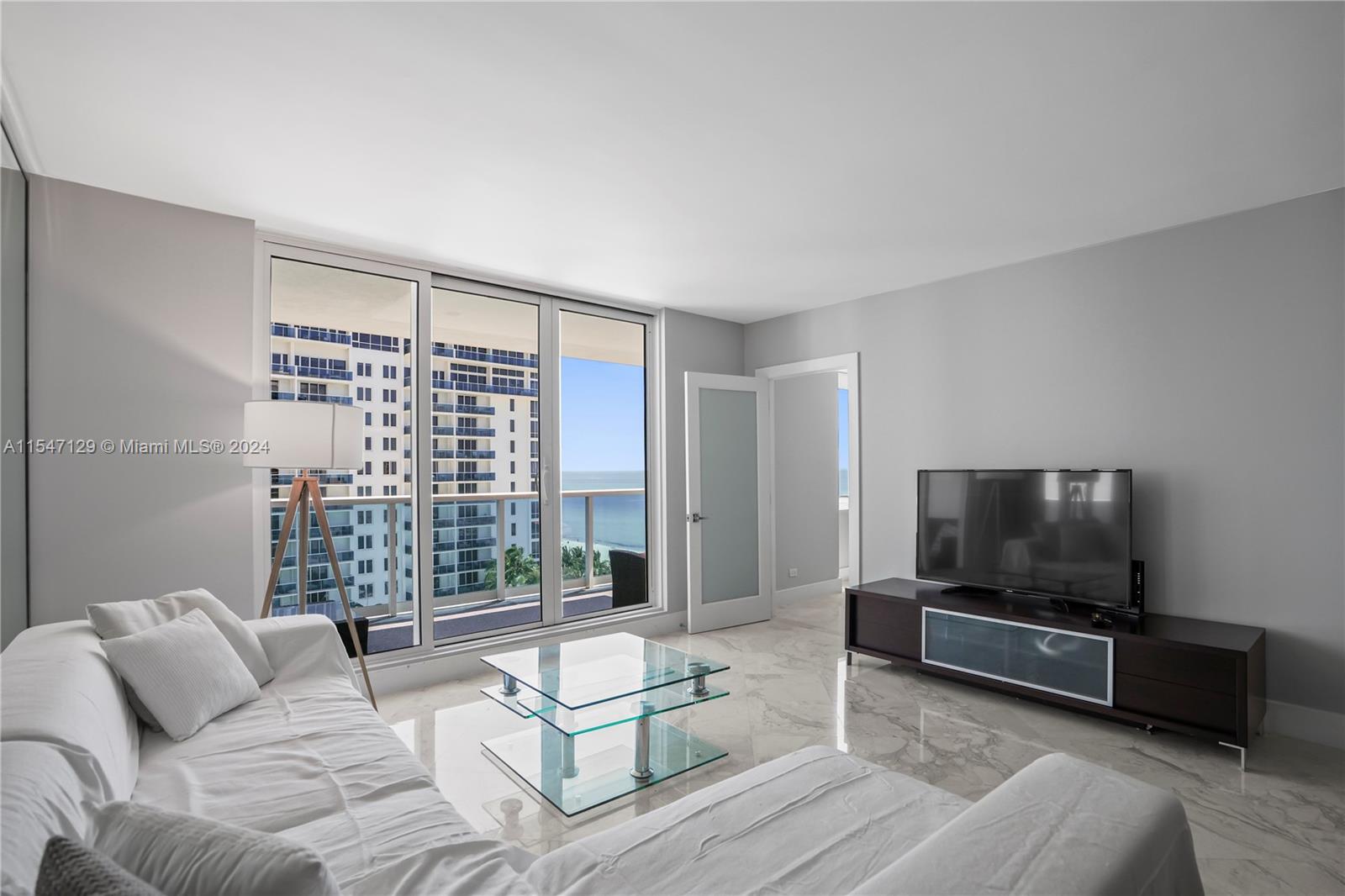 2301 Collins Ave # 1116