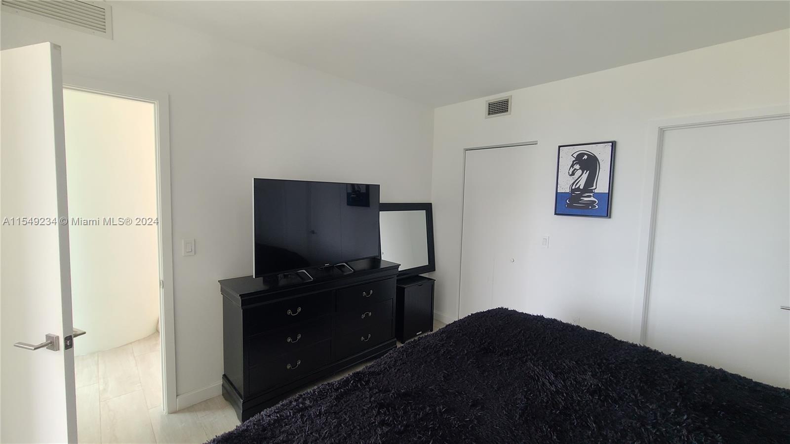 45 SW 9th St # 1503