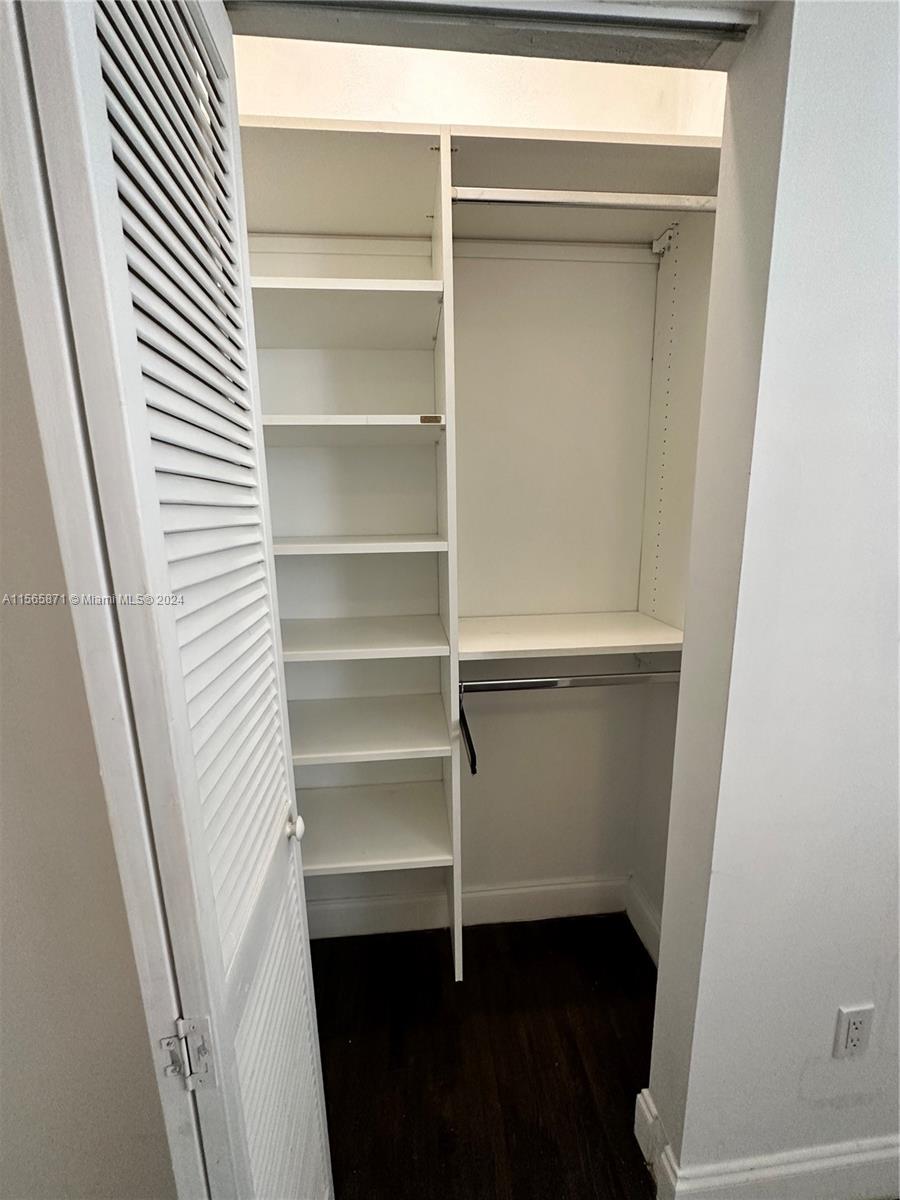 1330 Drexel Ave # 105