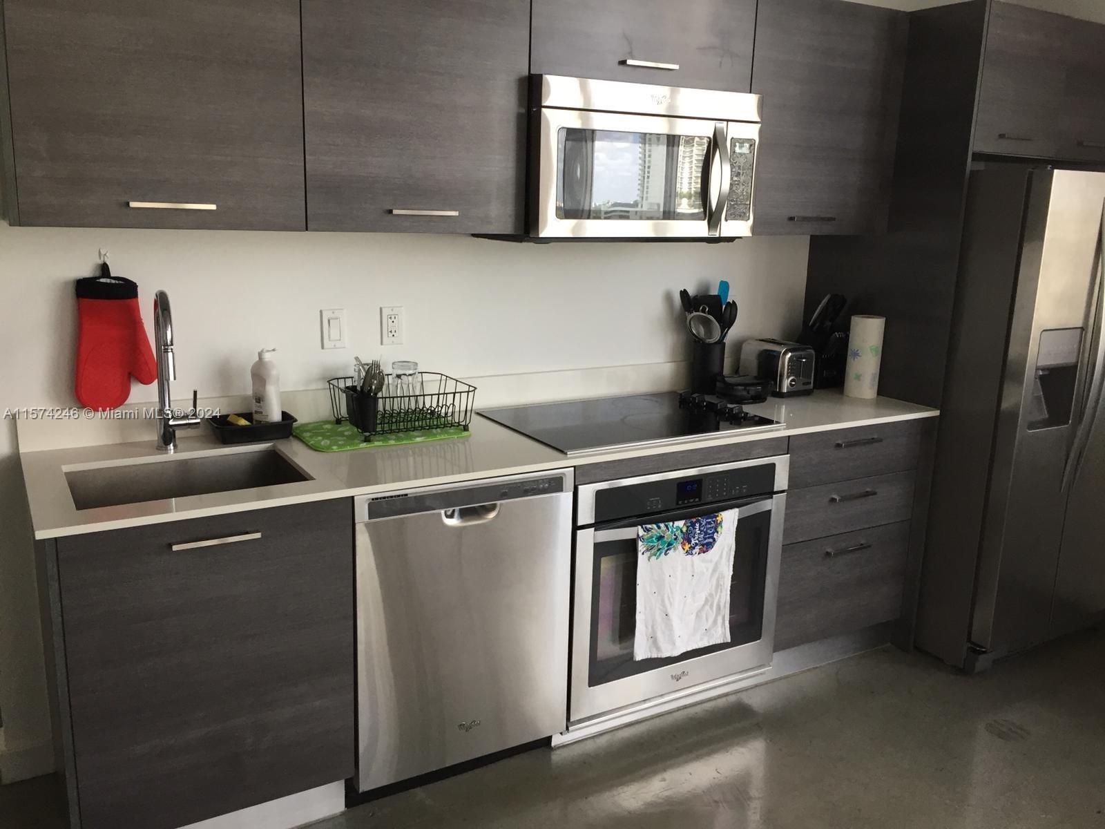 151 SE 1st St # 911