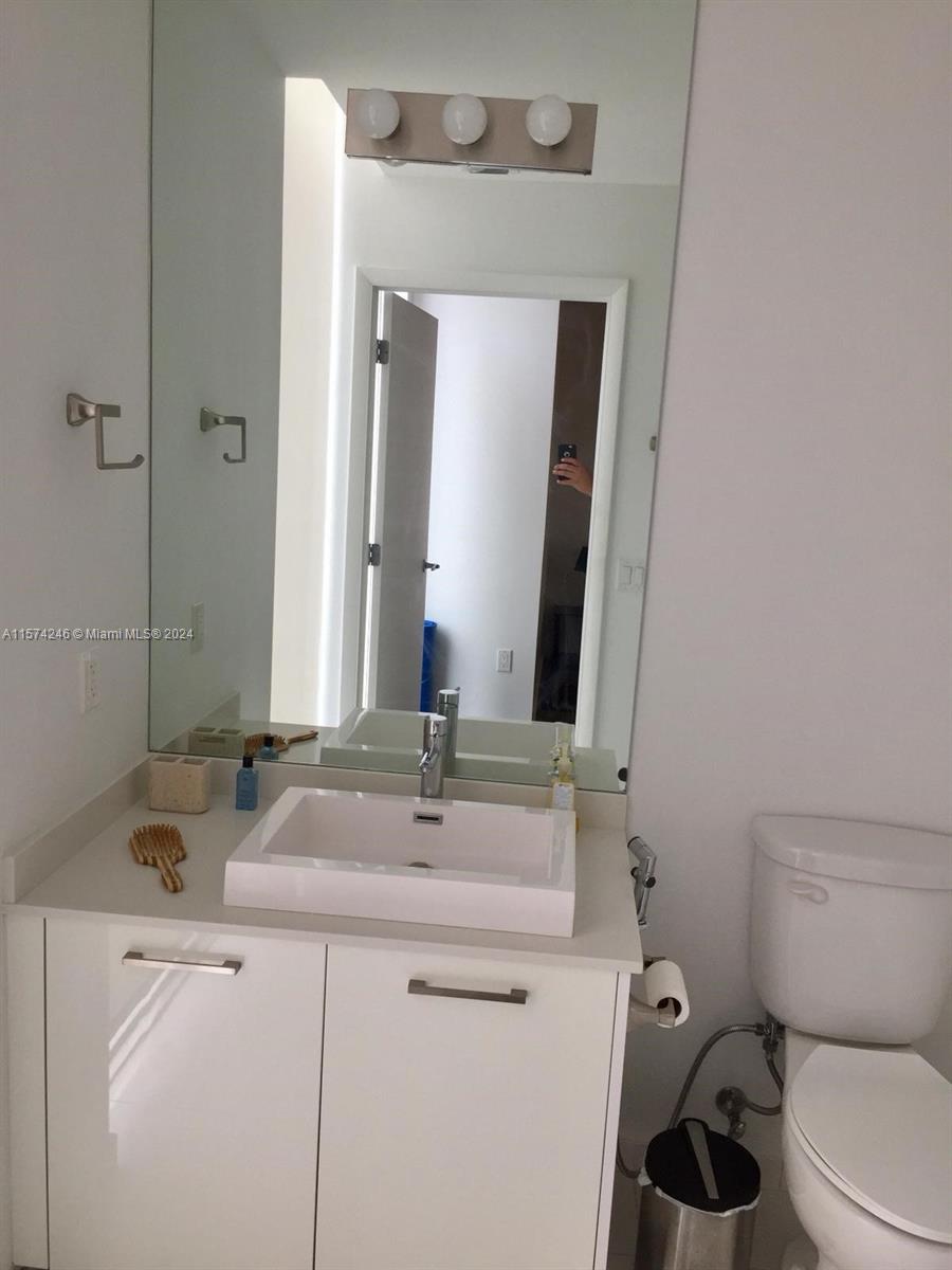 151 SE 1st St # 911