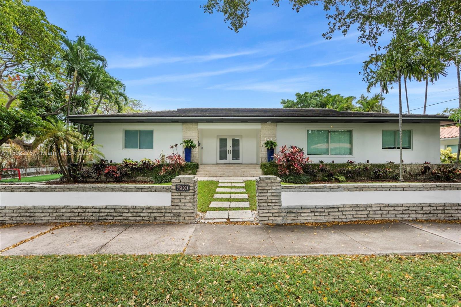 500 Savona Ave