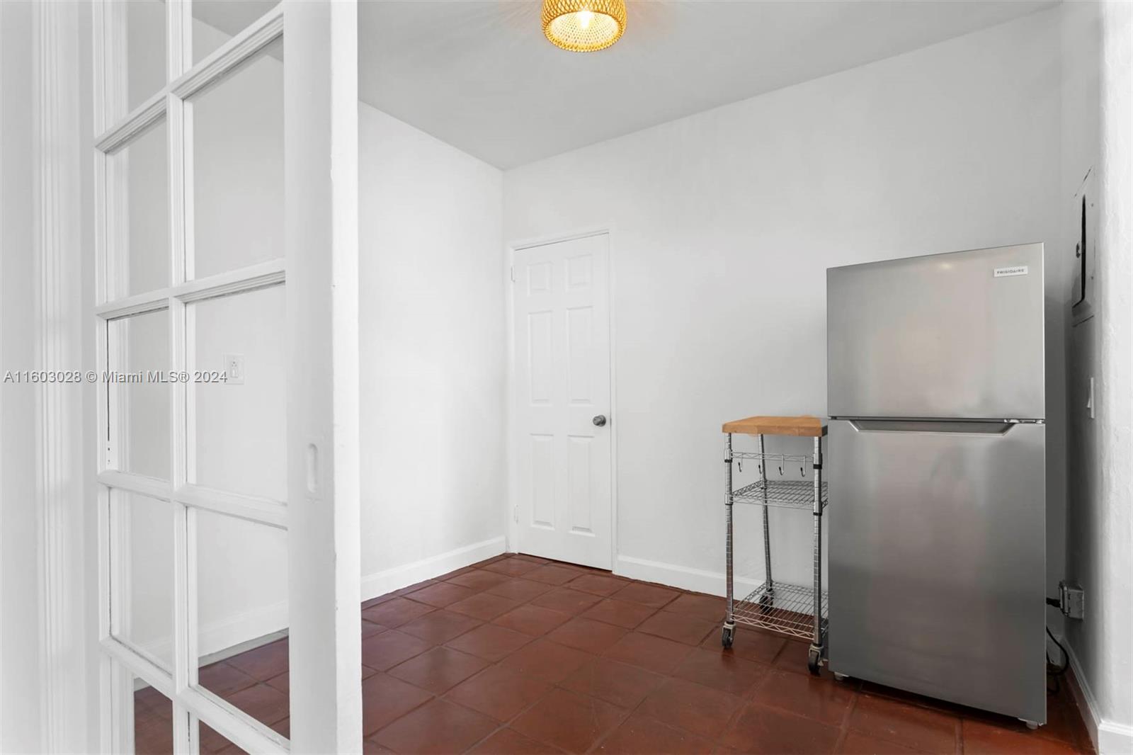 900 Jefferson Ave # 12