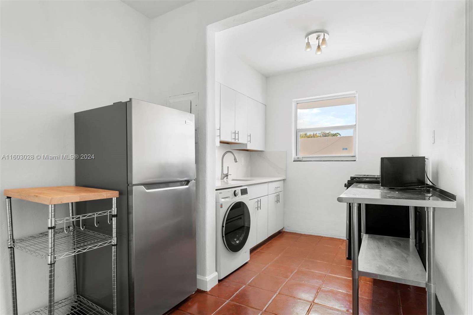 900 Jefferson Ave # 12