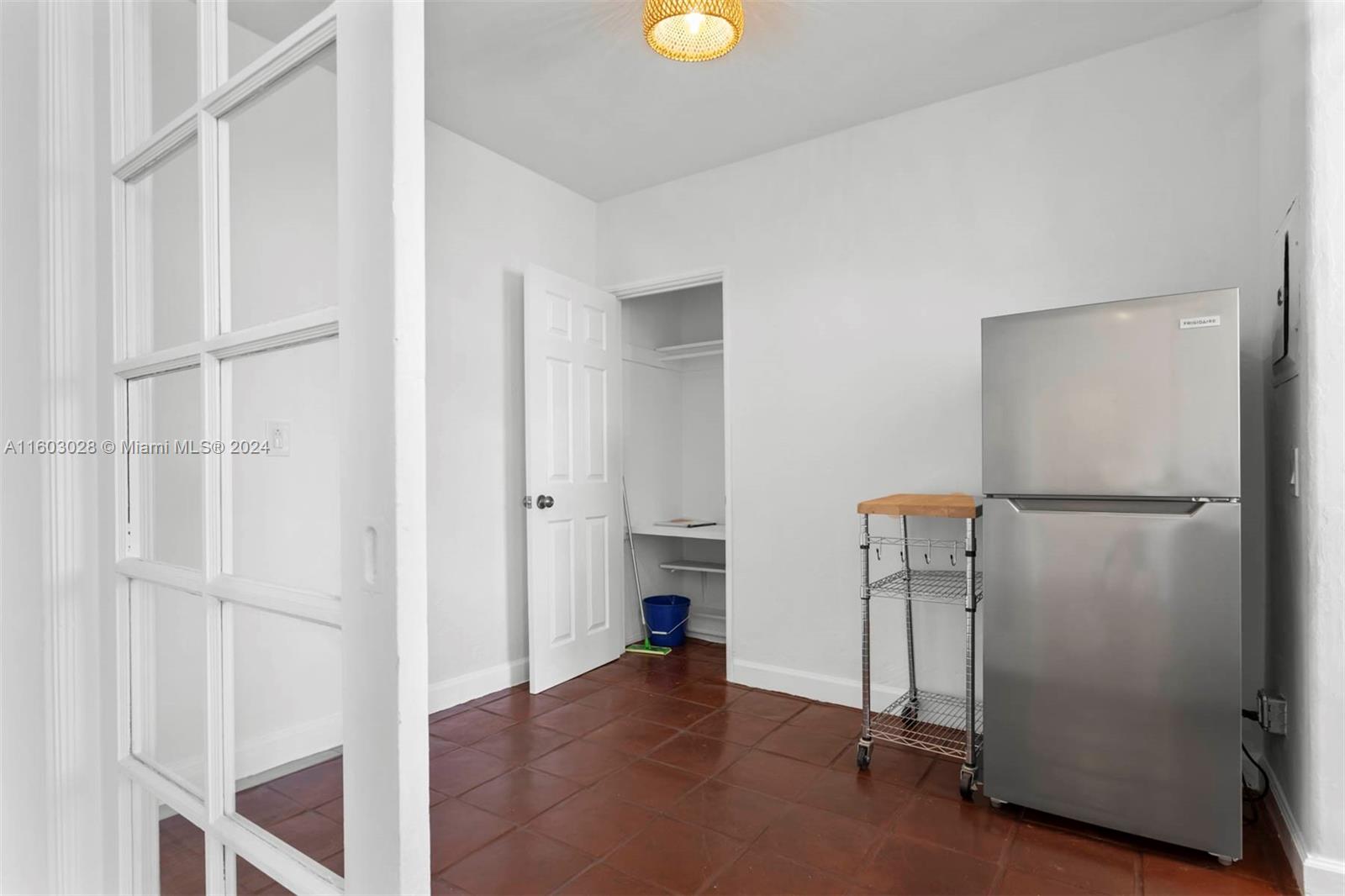 900 Jefferson Ave # 12