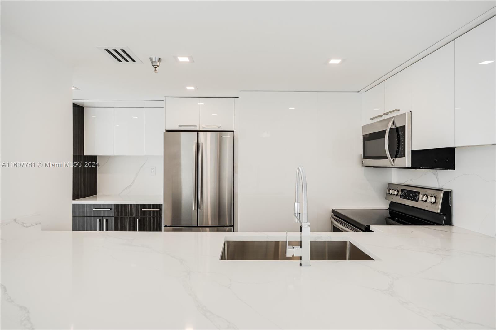 650 West Ave # 3008