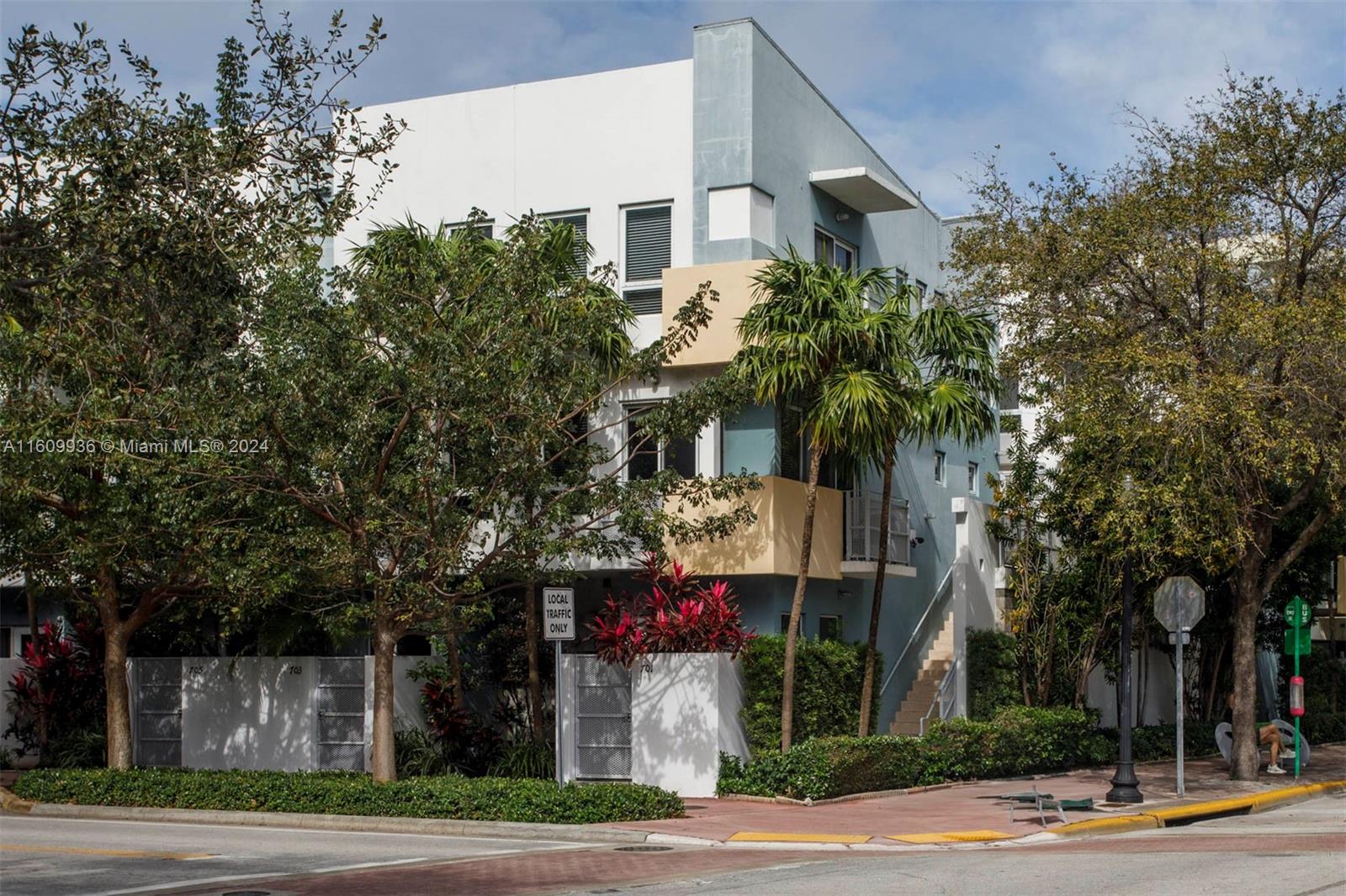 214 Washington Ave # 8