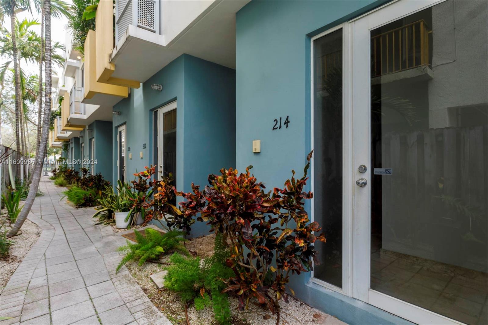 214 Washington Ave # 8