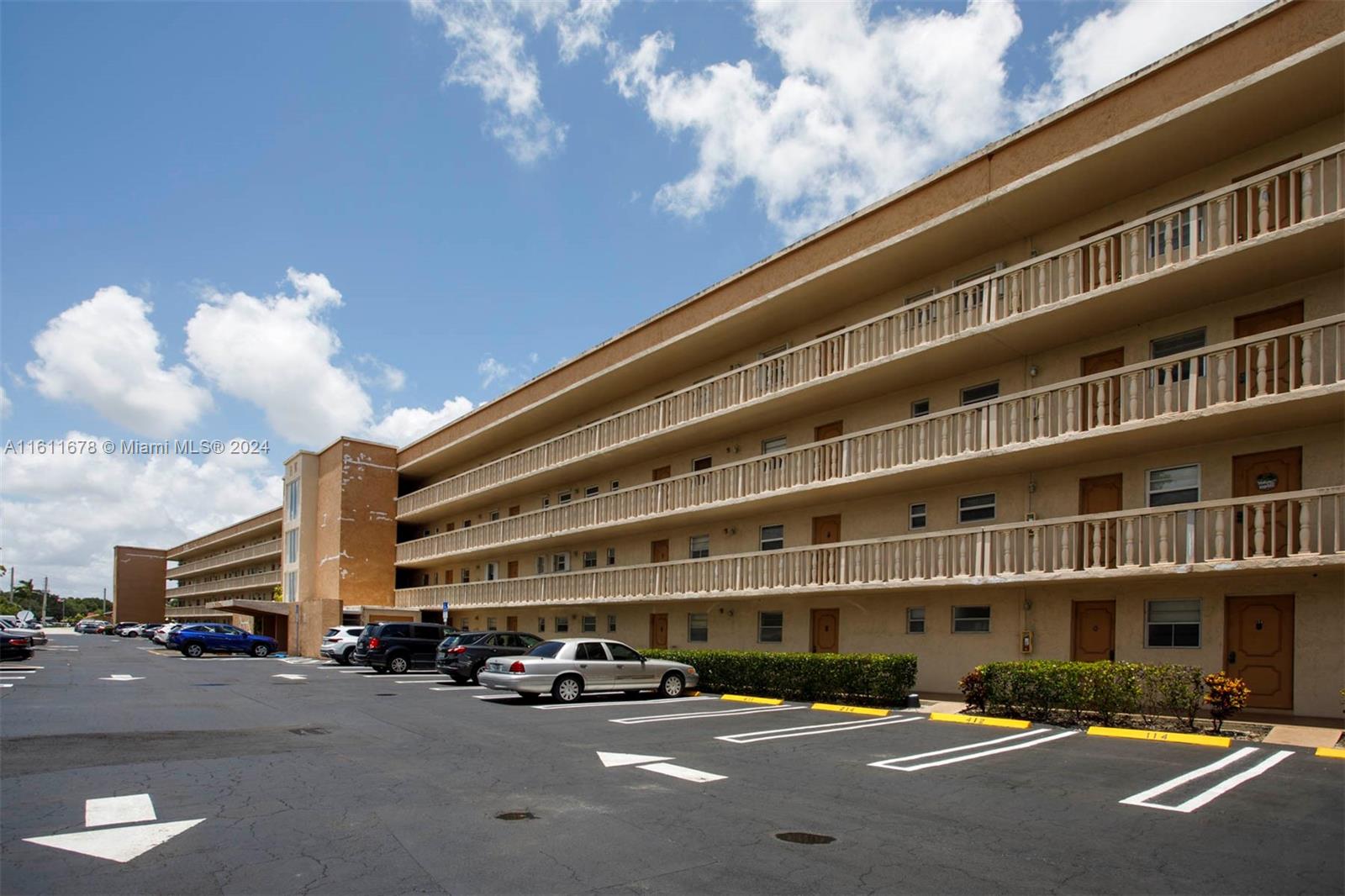5100 SW 90th Ave # 303