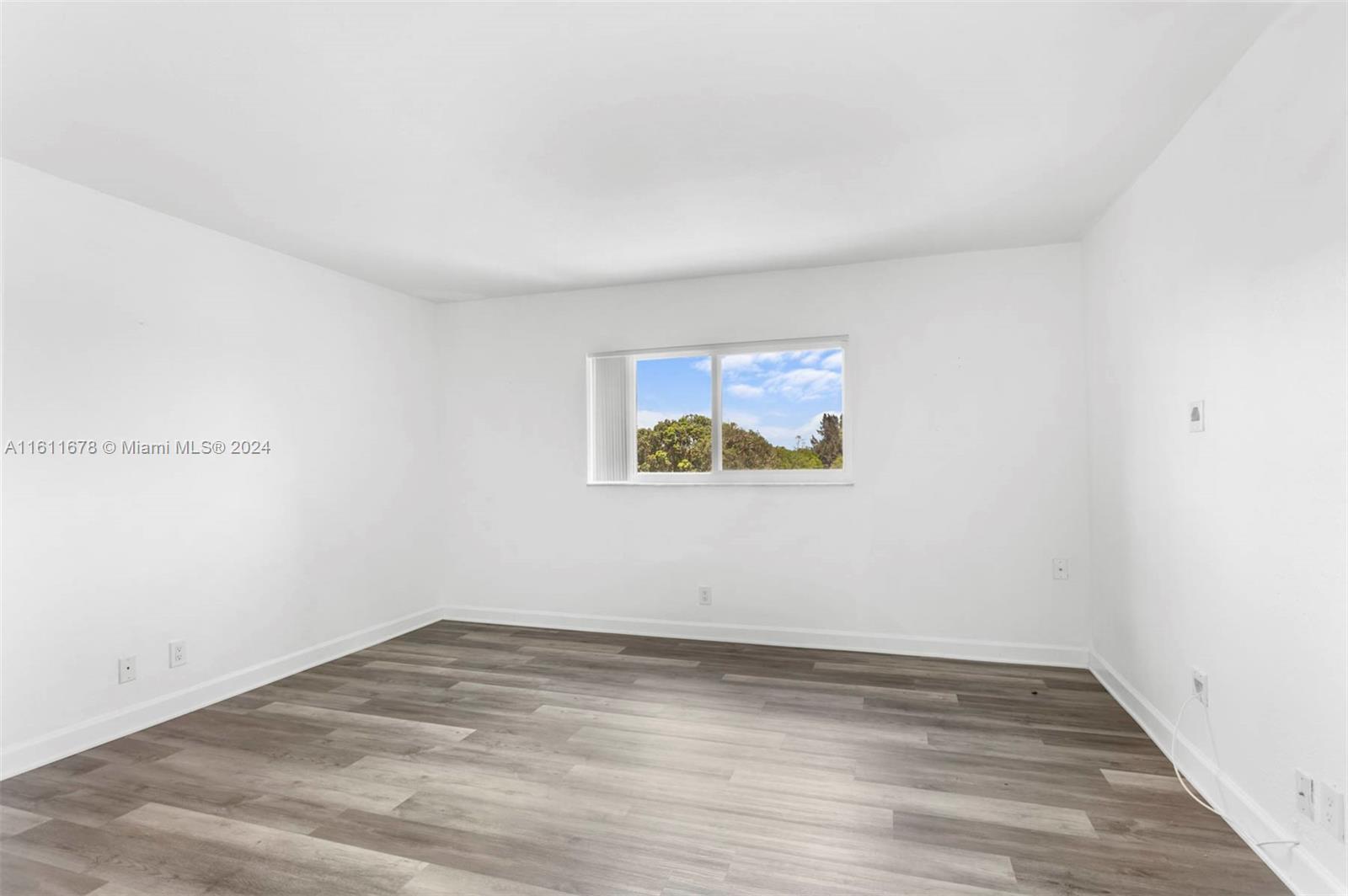5100 SW 90th Ave # 303