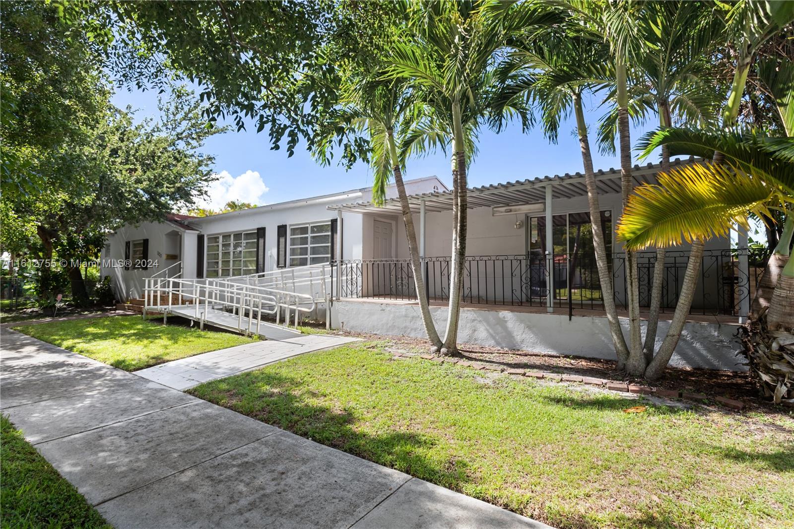 1170 SW 18th St